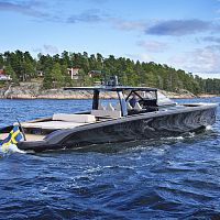 Cruising motor yacht SLR/SR60fishinghard-top2-cabin