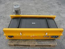 Magnetic roller separator particle