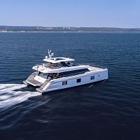 Cruising motor yacht POWER KOKOMOflybridge4-cabincomposite