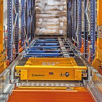 Automated pallet shuttle electric