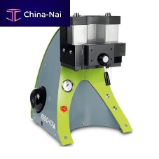 Manual clamping unit