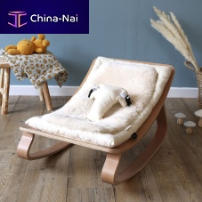 Baby lounger BABY ROCKER LEVO SHEEPSKIN
