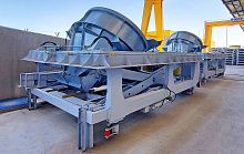 Concrete mixing bucket for loaders
