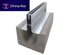 Drainage channel with central slot DUO SLOTsteel gratefor public spaces