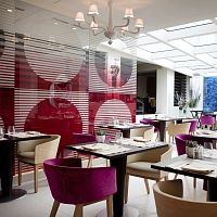 Laminated glass panel N'VY HOTELpatternedwith digital printingfor interior