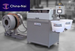Manually-controlled cutting machine automaticfor window seals