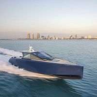 Cruising motor yacht 58Xhard-top2-cabincarbon