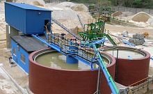 Gravity thickener for wastewater treatment plants