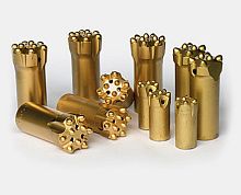 Down-the-hole drill bit with buttons