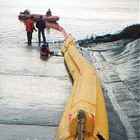 Pollution control boom floatingintertidal
