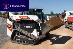 Compact tracked loader T66