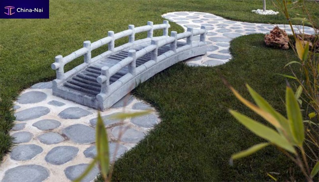 											Concrete walkway