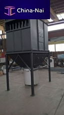Floor-standing fume extractor cyclonedust