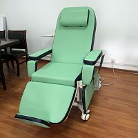 Electric chemotherapy chair PY-YD-810 Upgrade3-sectionon casters