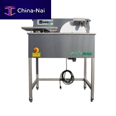 Chocolate molding machine