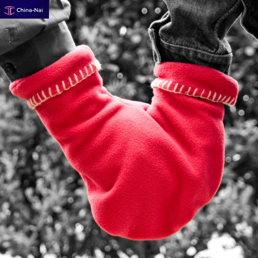 											Glove