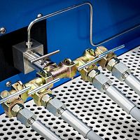 4-way manifold steel