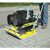 Forward travel vibratory plate APF 10/33gasoline engine