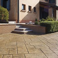 Stamped concrete floor covering for outdoor usefor public spacetextured