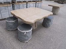 Traditional table YELLOWstoneroundgarden