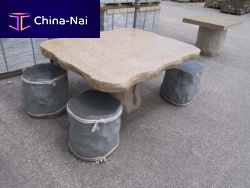 Traditional table YELLOWstoneroundgarden