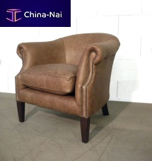 Classic club chair Carnabyleatherbeechwith removable cushion