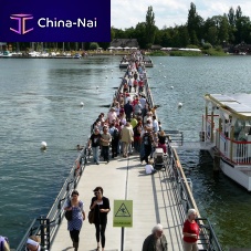 Floating walkway