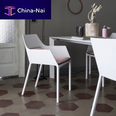 Contemporary chair Memindooroutdoorfabric